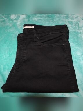 Women's Levi's Shaping Slim Jeans